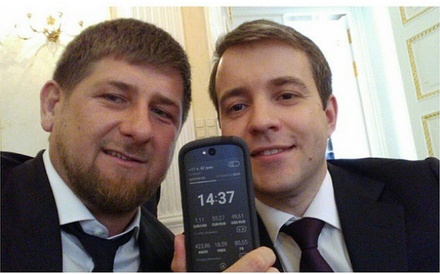 Рамзан Кадыров сделал селфи с министром связи на YotaPhone