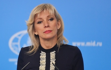 Захарова назвала тупой местью публикации британских СМИ о после Яковенко