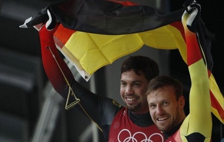 Немецкие саночники выиграли золото Олимпиады в двойках