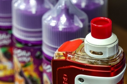 Эксперт ВОЗ призвал «дать отпор» бизнесу по продаже электронных сигарет