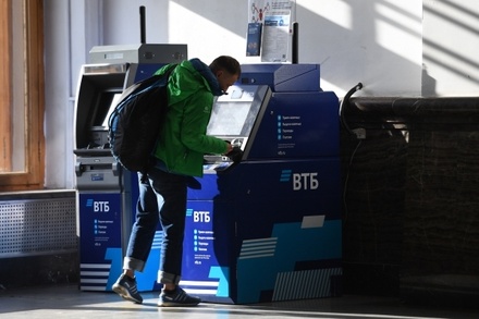SWIFT отключит попавшие под санкции российские банки 12 марта