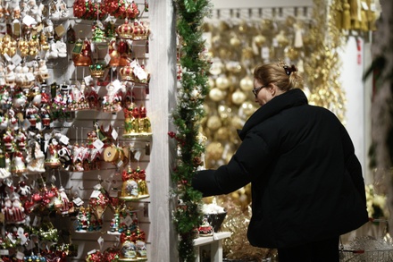 Опрос: каждый пятый россиянин планирует взять кредит на новогодние подарки