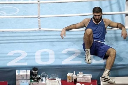 Боксёрский турнир Олимпиады остановили из-за нежелания спортсмена покидать ринг