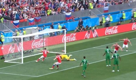 Сборная Россия вышла вперёд в матче открытия с Саудовской Аравией