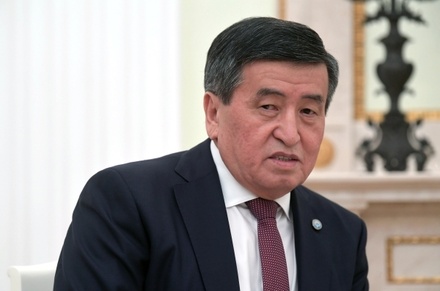 Президент Киргизии обвинил Атамбаева в грубом нарушении конституции страны