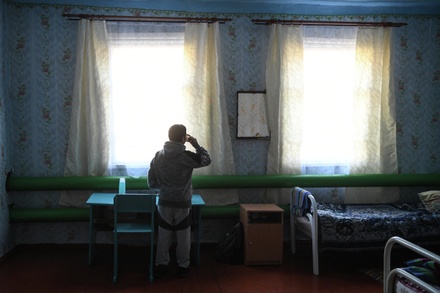 На Сахалине СКР начал проверку из-за принудительной изоляции постояльцев дома престарелых