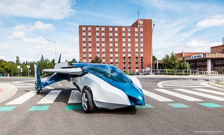 Словацкая компания представила первый серийный летающий автомобиль