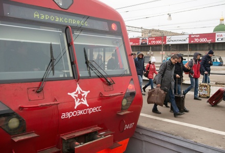 Аэроэкспресс Шереметьево-Москва насмерть сбил женщину с ребёнком