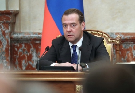 Медведев усомнился в необходимости штрафов за превышение скорости на 10 км/ч