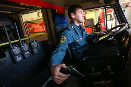 При пожаре на складе на Алтуфьевском шоссе в Москве погиб один человек