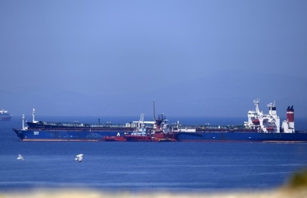 В Персидском заливе задержаны два греческих танкера с нефтью