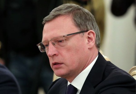 Омский губернатор потребовал до конца дня найти виновных в инциденте со скорыми
