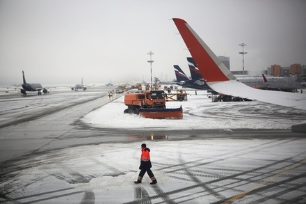 В московских аэропортах отменено и задержано более 50 рейсов