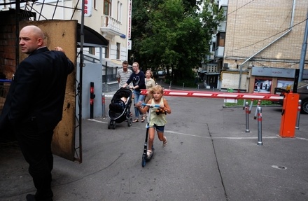 В «Союзе пешеходов» раскритиковали решение сделать приватными московские дворы 