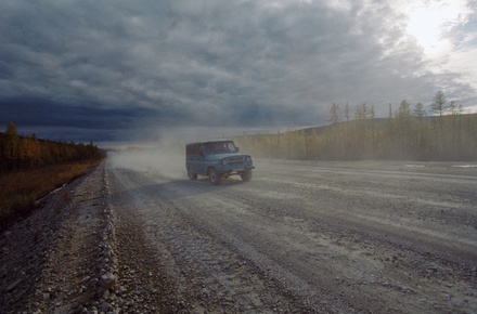 В Якутии задержали журналистов, снимавших сюжет о плохих дорогах
