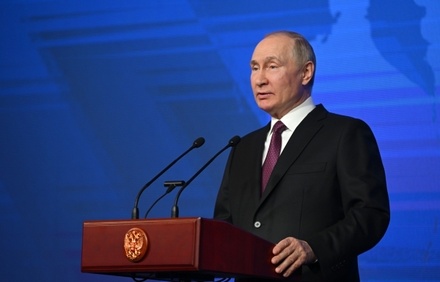 Владимир Путин заявил о неизбежности столкновения с неонацистами на Украине