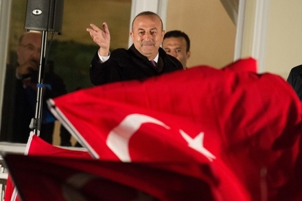 Анкара назвала недугом стремление Запада вмешиваться в дела Турции и РФ