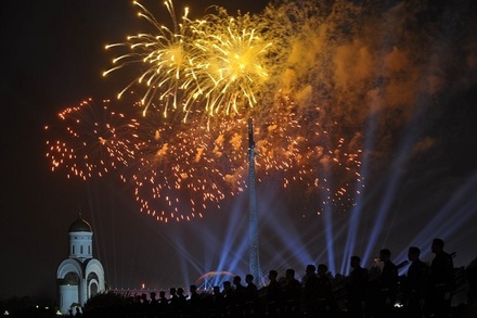 В Москве пообещали праздничный салют из 12 тысяч залпов