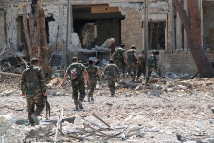 Красный Крест заявил о гибели свыше 20 гражданских из-за атаки на колонну в Сирии