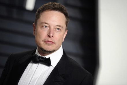 Илон Маск объявил о планах выкупить все акции Tesla