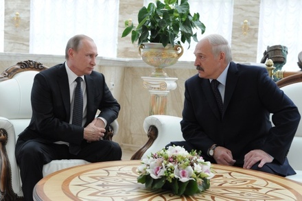 Владимир Путин пожаловался Александру Лукашенко на хроническое недосыпание