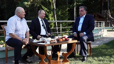 Владимир Путин и Александр Лукашенко провели неформальную встречу в Минске