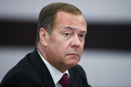 Медведев ответил на заявление главы МИДа Польши об ударе США по российским целям