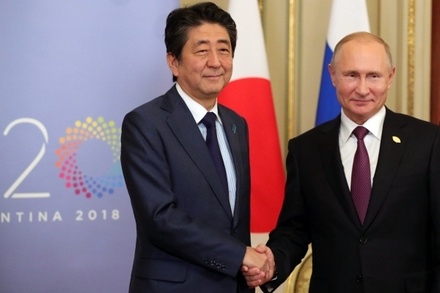 Премьер Японии пообещал не выселять граждан России в случае передачи Южных Курил