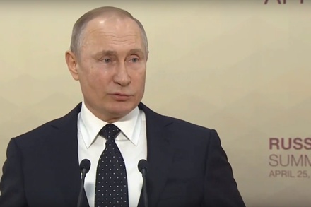 Путин удивился негативной реакции на упрощённую выдачу паспортов жителям Донбасса