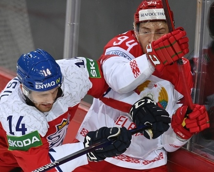Сборная Чехии одержала первую победу на чемпионате мира по хоккею
