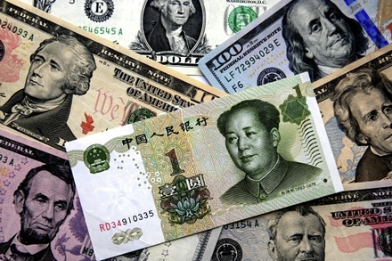 Центробанк перед заморозкой резервов перевёл треть долларовых активов в юани