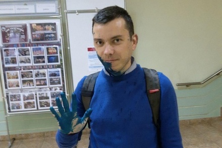 Главу штаба Алексея Навального облили зелёнкой в Санкт-Петербурге