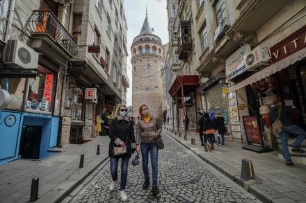 Власти Турции смягчают коронавирусные ограничения