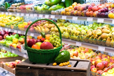 Ретейлеры попросили снять пошлины с импортных овощей и фруктов