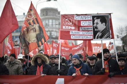 Коммунистам указали на незаконность использования образа Сталина в агитации