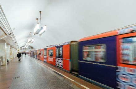 На станции метро «Красные Ворота» человек попал под поезд