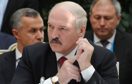 Александр Лукашенко пожаловался на контрафактный алкоголь из России