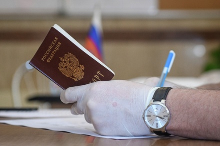 ЦБ рекомендовал банкам продолжить обслуживать клиентов с просроченными паспортами
