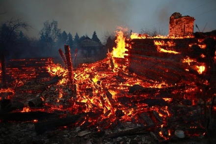 В Удмуртии при пожаре погибли двое взрослых и ребёнок