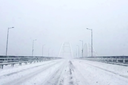 На Крымском мосту и трассе «Таврида» полностью возобновили движение автомобилей