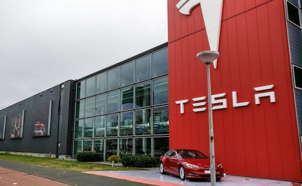 В Tesla заявили о снижении поставок впервые за два года