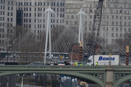 При теракте на Вестминстерском мосту пострадали не менее десяти человек