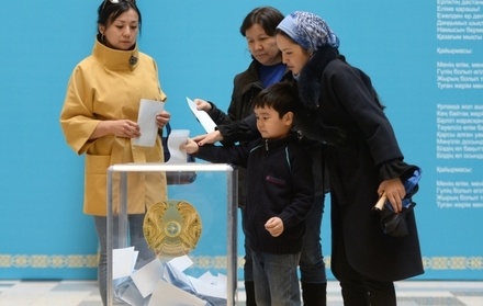 Больше 41% жителей проголосовали на выборах президента Казахстана к полудню
