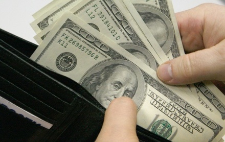 Курс доллара впервые в истории превысил 38 рублей
