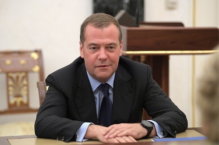 Дмитрий Медведев поручил силовикам повысить доверие бизнеса