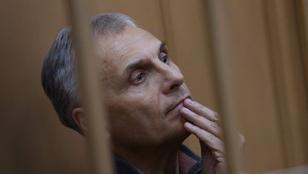 Суд оставил под стражей экс-губернатора Сахалина Александра Хорошавина