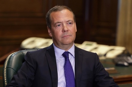Медведев назвал условием прекращения спецоперации договор о гарантиях безопасности