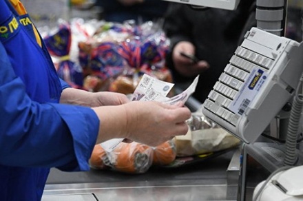 В России планируют ввести систему снятия наличных в кассах магазинов