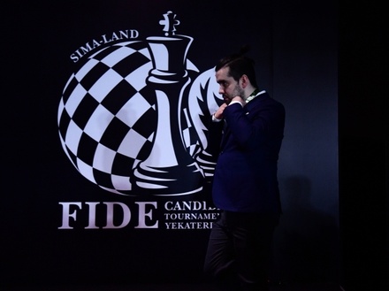 FIDE продлила право для россиян выступать под её флагом до 2026 года