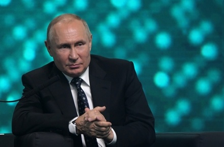 Владимир Путин поручил сформировать проект развития общественного транспорта